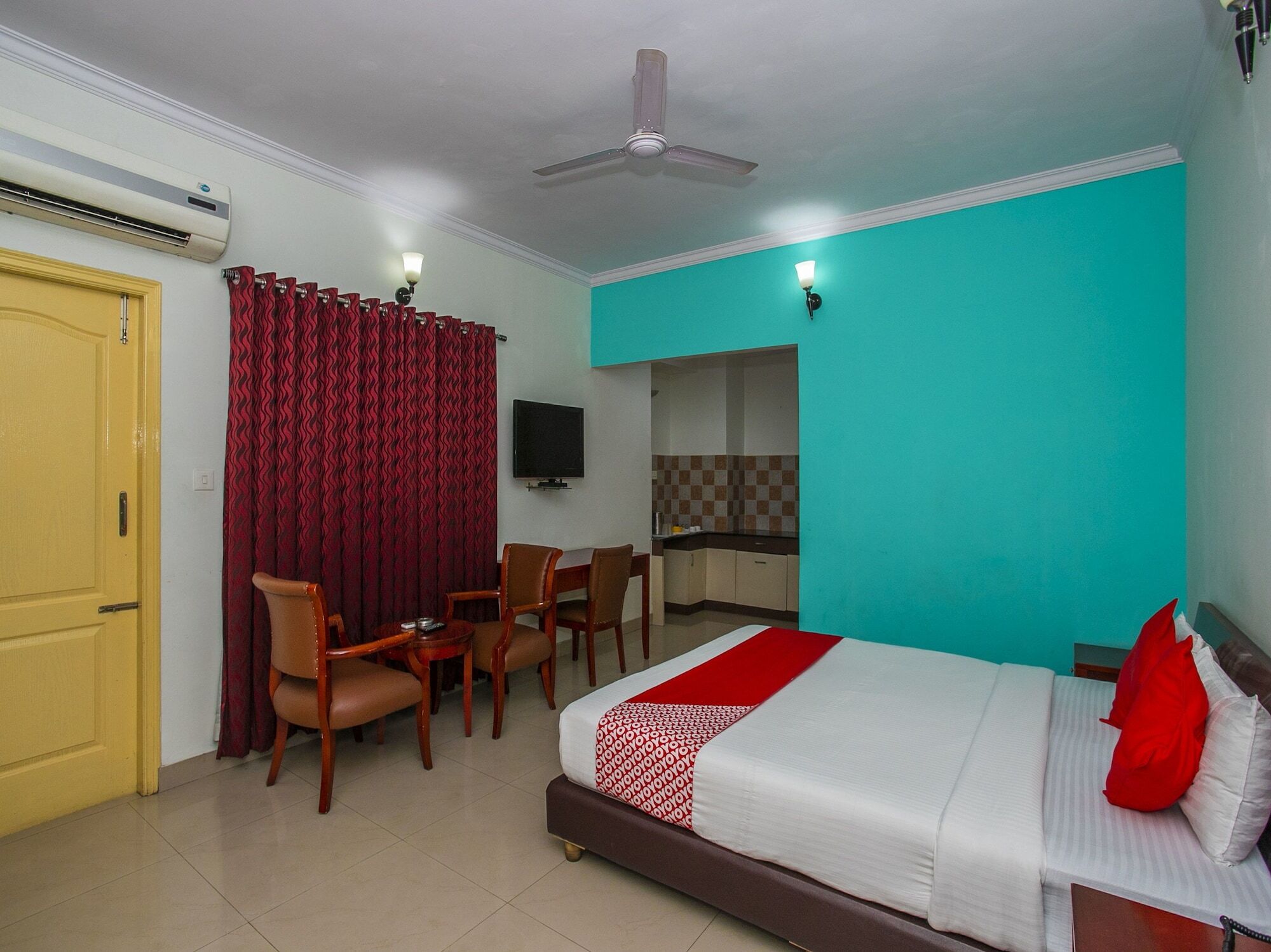 Oyo 23360 White Bricks Inn Бангалор Екстериор снимка
